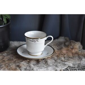 Gorham iris Manhattan footed teacup + saucer black 24k Gold | elegant 90s